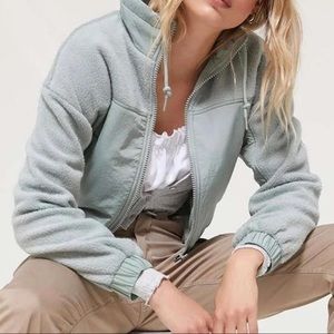 Mint UO cropped sherpa jacket anorak SMALL